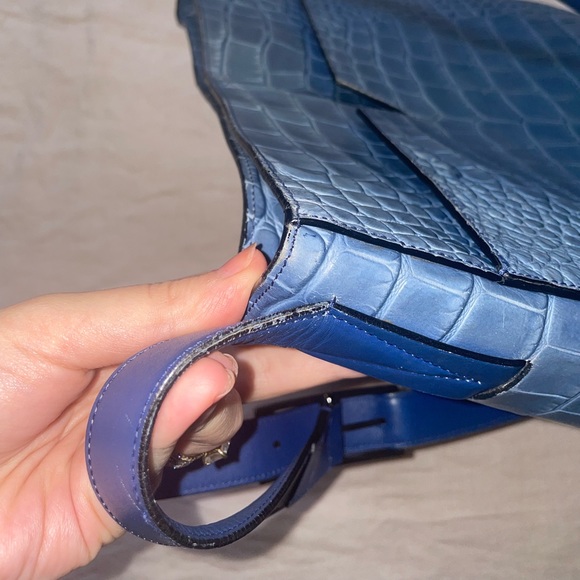 VINCE blue crocodile embossed leather crossbody purse - Picture 8 of 8